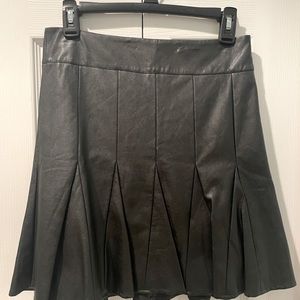 NWT Ann Taylor black faux leather pleated  skirt
